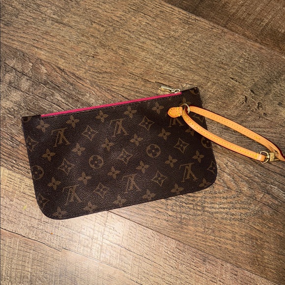 unbranded Handbags - Unbranded Neverfull Super Cute Pouch